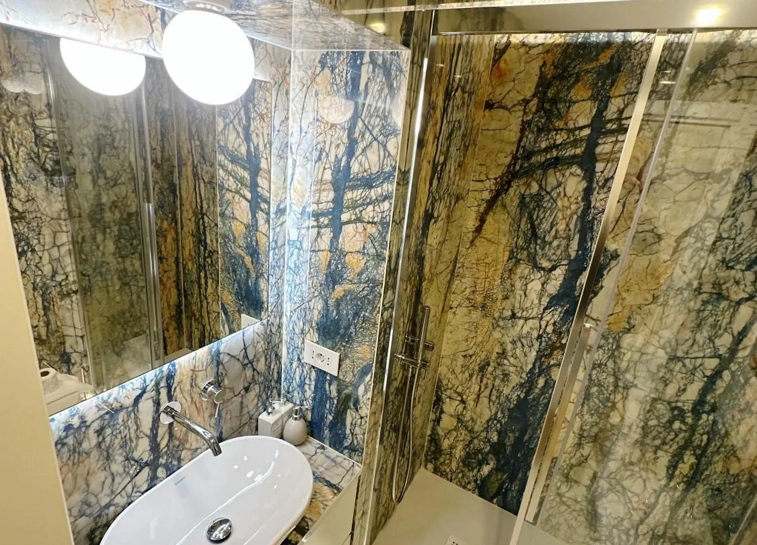 Private Apartment With Wi-Fi Milano City Near Duomo Atena 0*, 밀라노 이탈리아